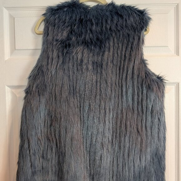 Heartloom Bardot Faux Fur Vest - Large - Picture 5 of 5